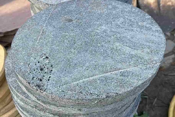 Garden Stepping Stone Semi Black - Shop Now at Plantshop.me